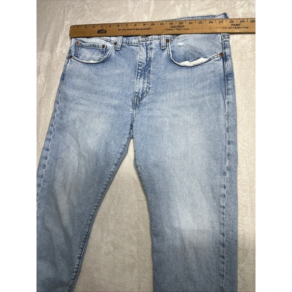Levis Premium 502 Jeans Mens 34x32 (34x30)Light Wash Blue Tapered Stretch Denim